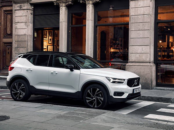 "فولفو XC60" تفوز بلقب سيارة العام 2018 في الشرق الأوسط